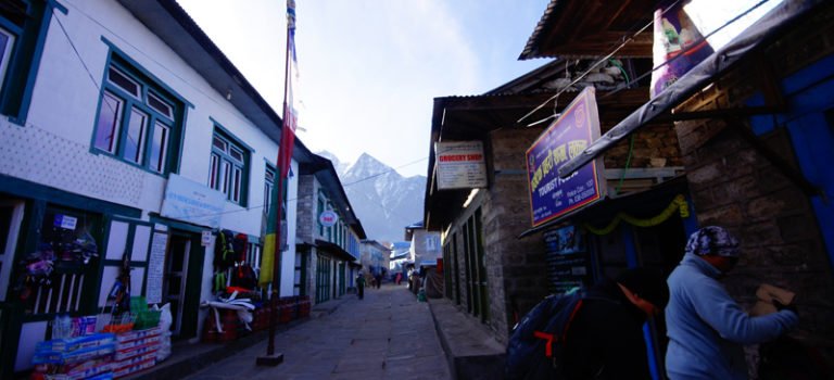 trek-to-lukla.jpg