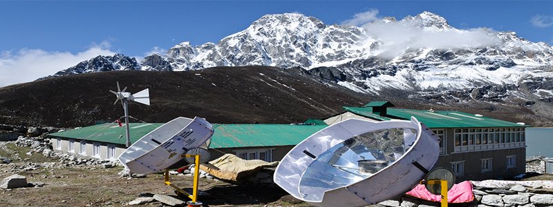 solar-at-everest.jpg