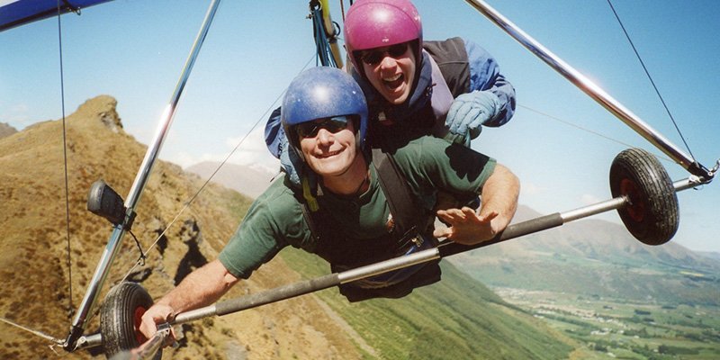 Hang-glider-in-Nepal 