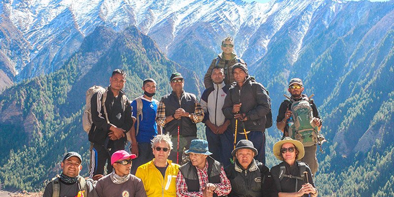 Group-Photo-with-CEO-of-Forbes